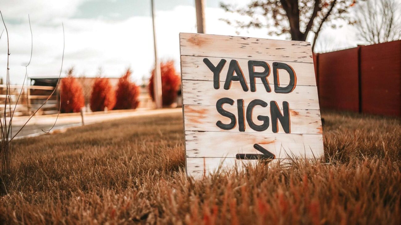 yard sign, bee banner